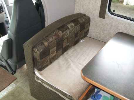 LPG Conversion American Motorhome Chevrolet Trail-Lite 5.7L V8 Vortec year 2008 with 75L LPG tank under seats