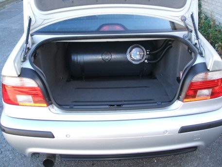 LPG Conversion BMW 525i 2.5L L6 year 2002 with 75L Cylindrical LPG tank